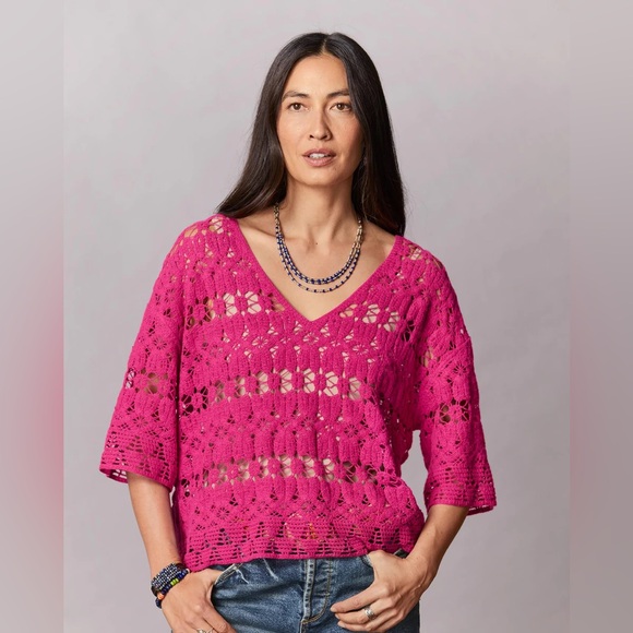 Sundance Tops - SOLD 😎 Women’s Sundance Samara Crochet Tee size L boho festival vibes hippie
